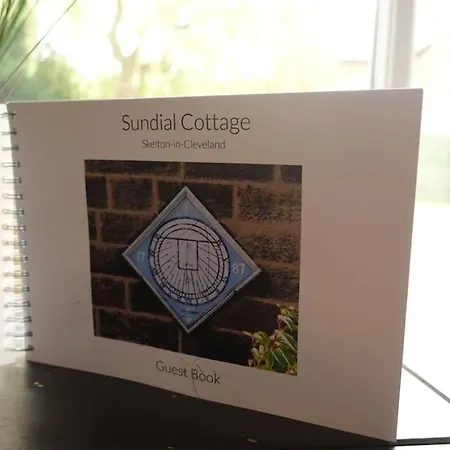 Sundial Cottage, Stunning 3 Bed With Hottub *