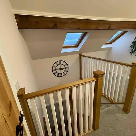 Sundial Cottage, Stunning 3 Bed With Hottub