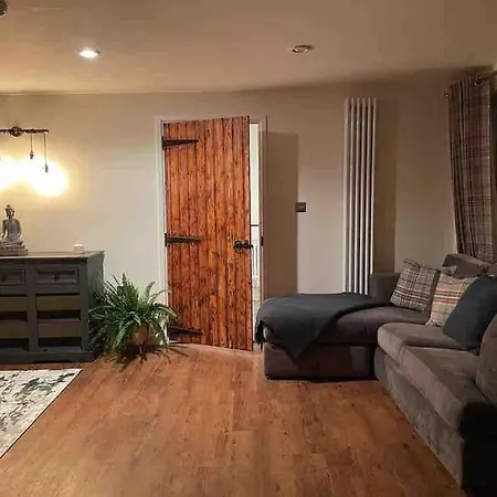 Sundial Cottage, Stunning 3 Bed With Hottub *